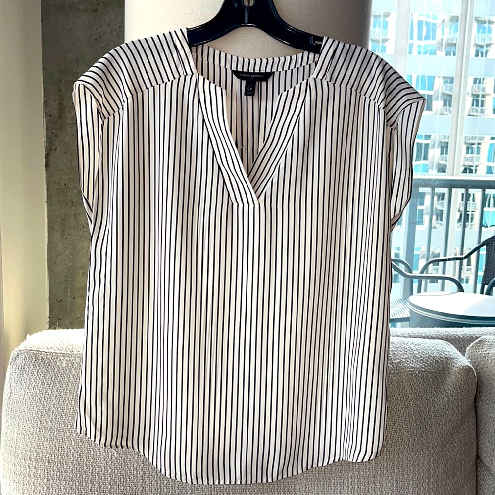 Banana Republic Pinstripe Blouse Size S Petite